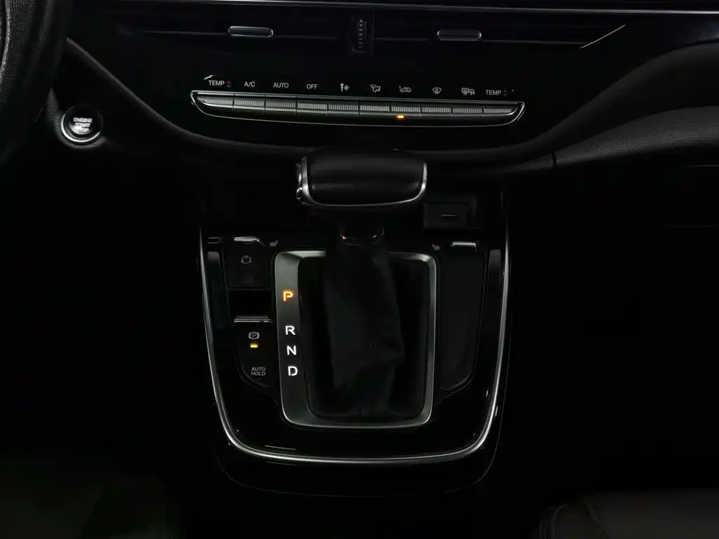 GAC Trumpchi M6 2019 — фото 13