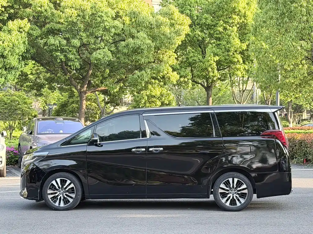 Toyota Alphard 2019 — фото 4