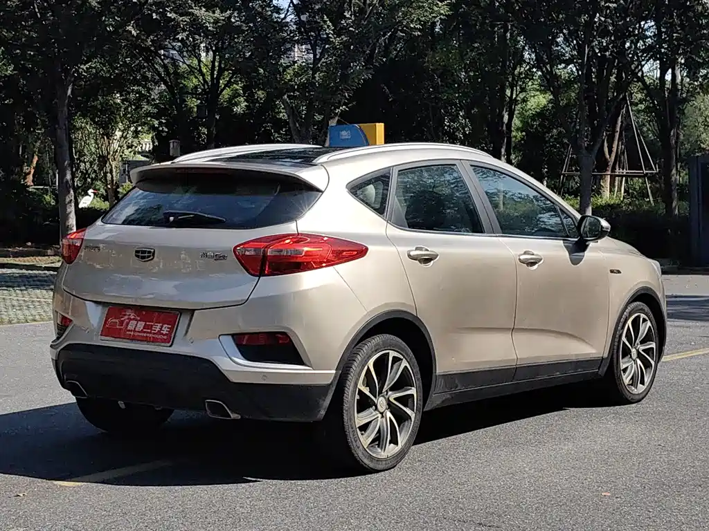 Geely Emgrand GS 2017 — фото 13