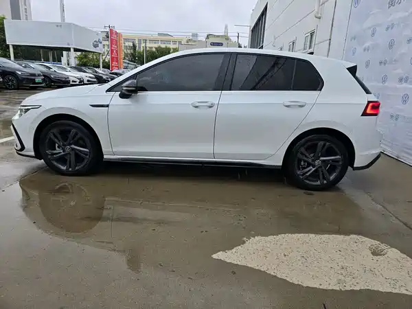 Volkswagen Golf 2023