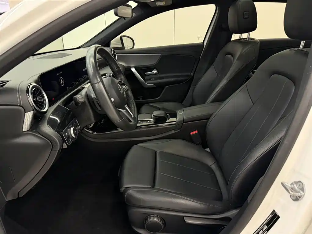 Mercedes-Benz A-Class 2022 — фото 7