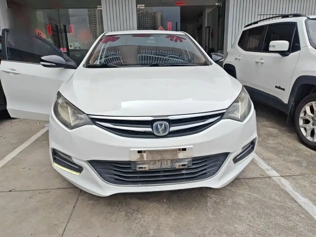 Changan Eado XT 2016 — фото 3