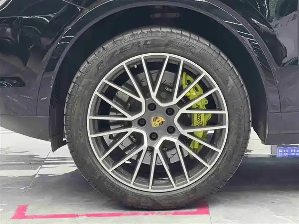 Porsche Cayenne New Energy 2023