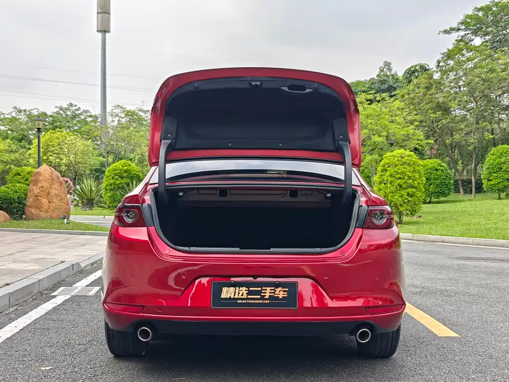 Mazda 3 Axela 2020 — фото 17