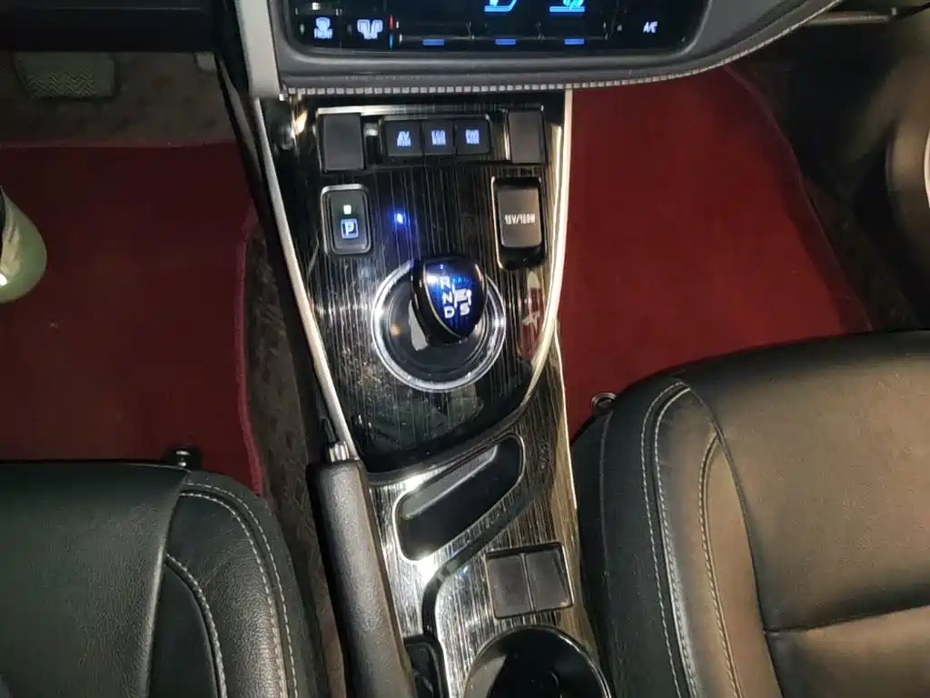 Toyota Corolla 2018 — фото 14