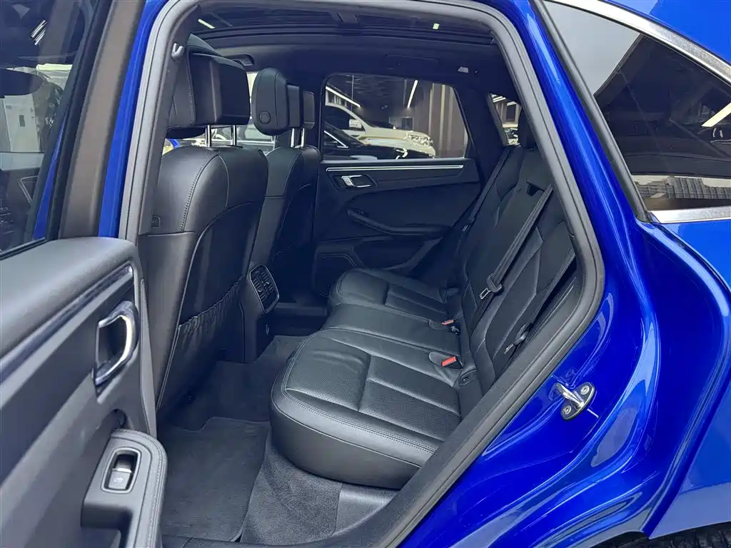 Porsche Macan 2018 — фото 10