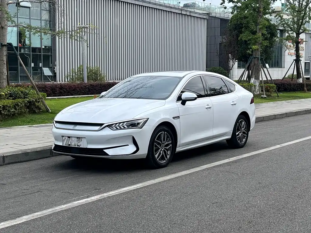 BYD Qin PLUS 2022 — фото 1