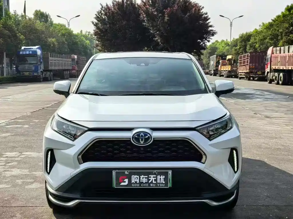 Toyota RAV4 2023 — фото 2