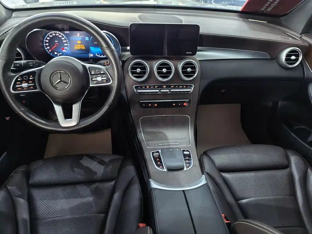 Mercedes-Benz GLC 2020 — фото 12