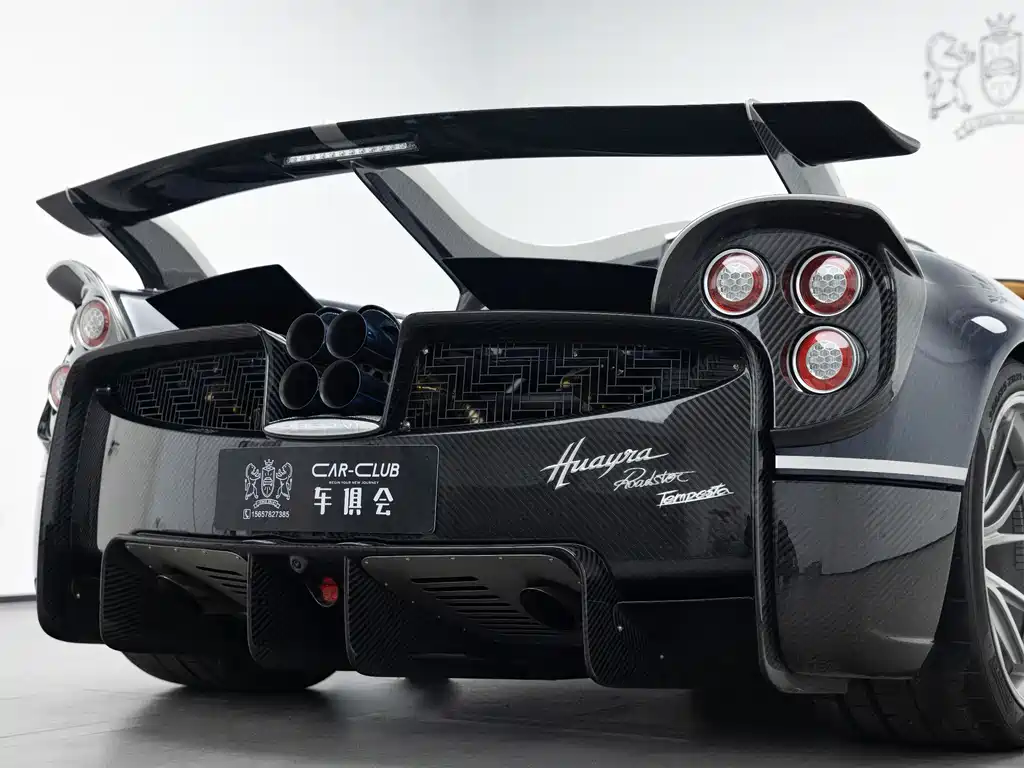 Pagani Huayra 2025 — фото 12