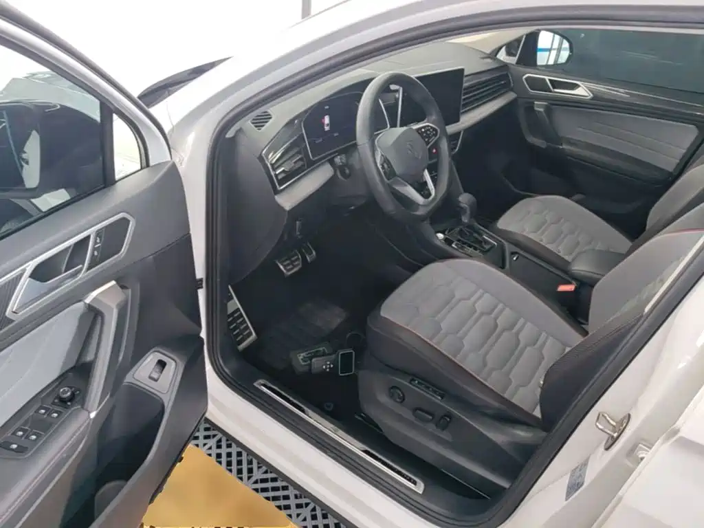 Volkswagen Tiguan X 2023 — фото 16