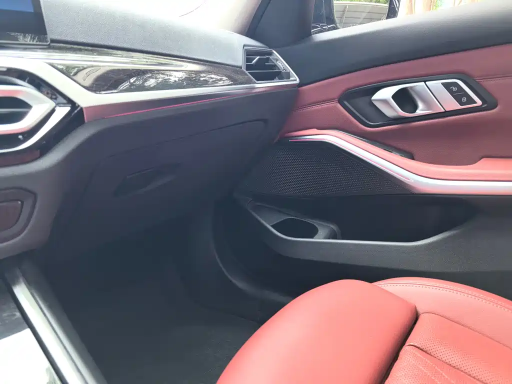 BMW 3 Series 2023 — фото 12