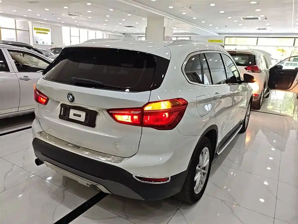 BMW X1 2017 — фото 7