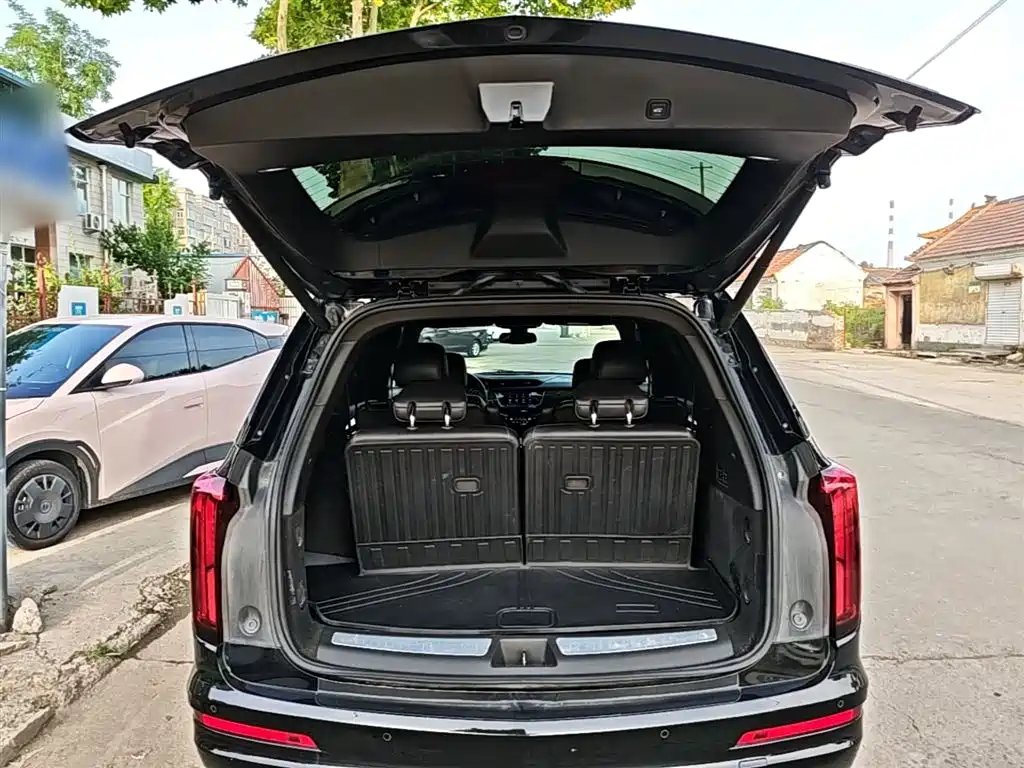Cadillac XT6 2022 — фото 19