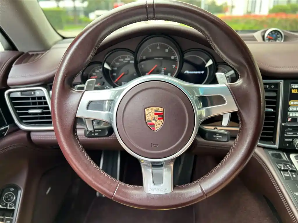Porsche Panamera 2015 — фото 19