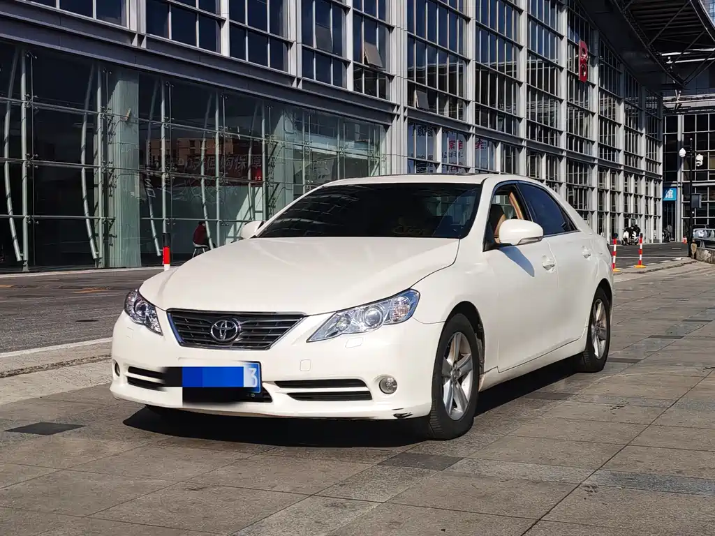 Toyota Reiz 2013