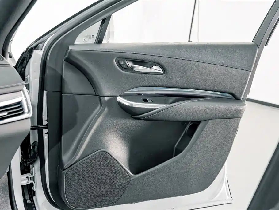Cadillac XT4 2020 — фото 13