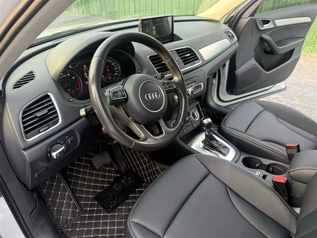 Audi Q3 2014 — фото 12