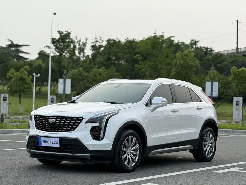 Cadillac XT4 2021 — фото 1