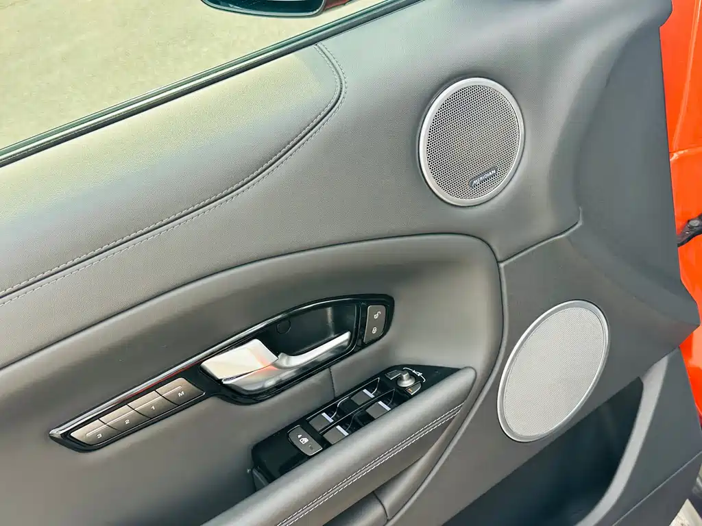 Land Rover Evoque 2019 — фото 12