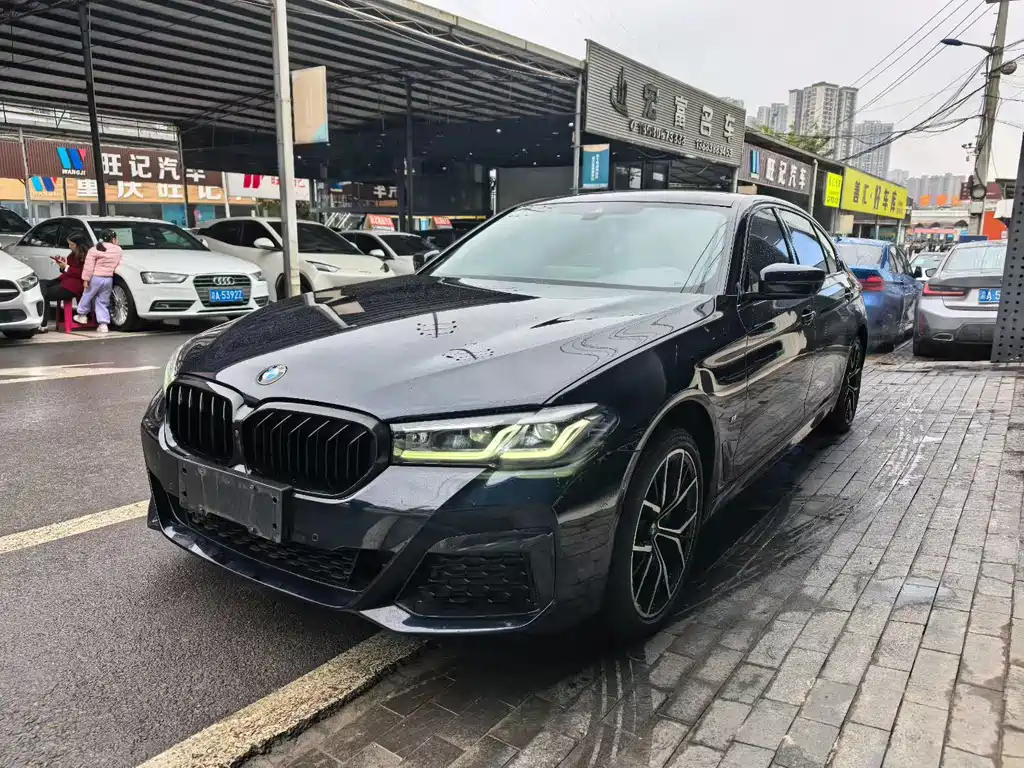 BMW 5 Series 2022 — фото 1