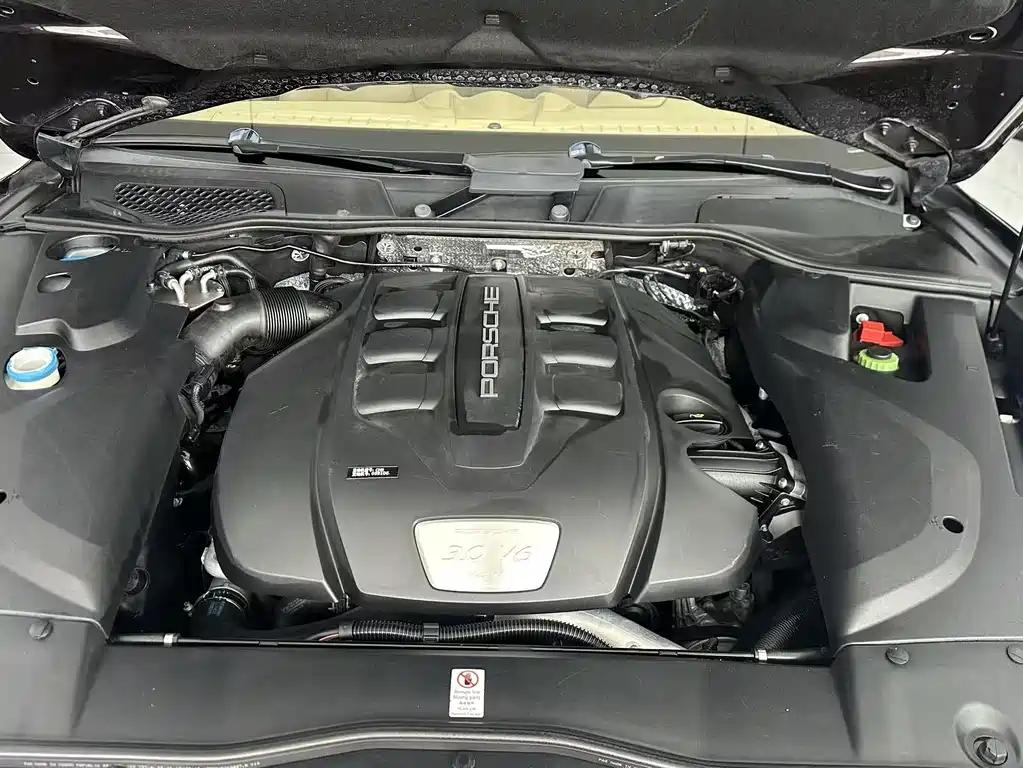 Porsche Cayenne 2015 — фото 29