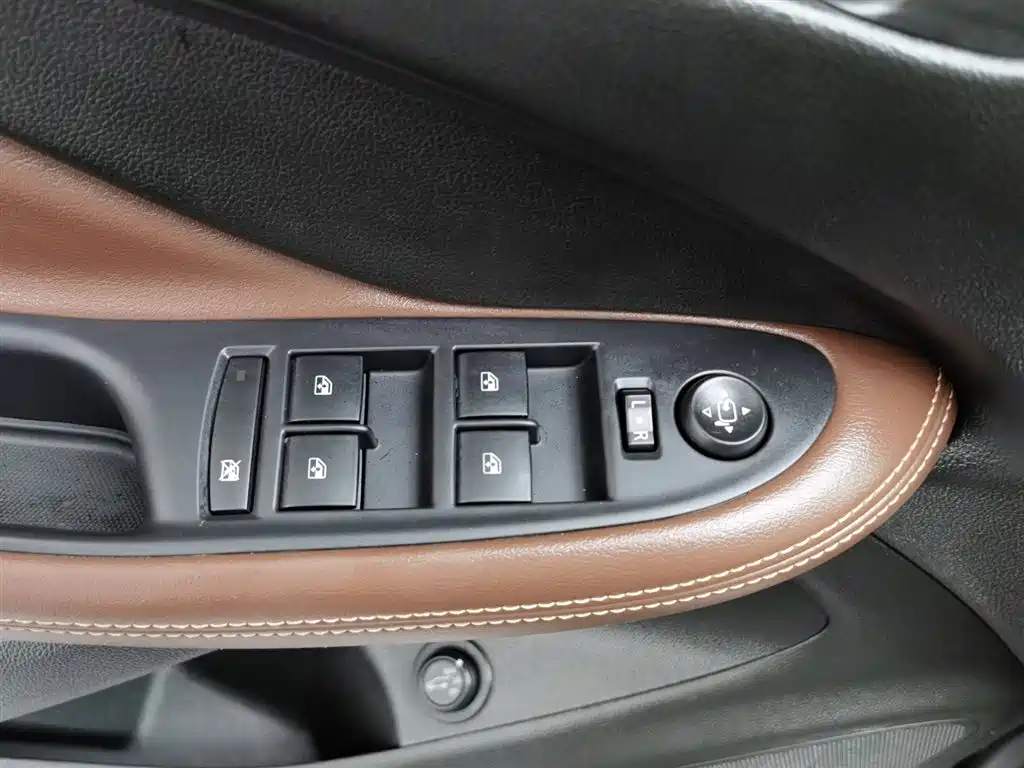 Buick Envision Plus 2021 — фото 9