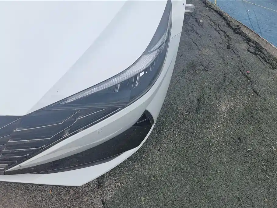 Hyundai Elantra 2023