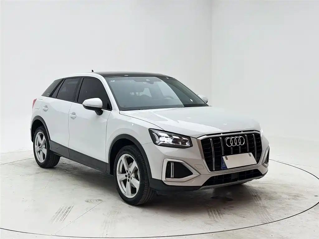 Audi Q2L 2022 — фото 3