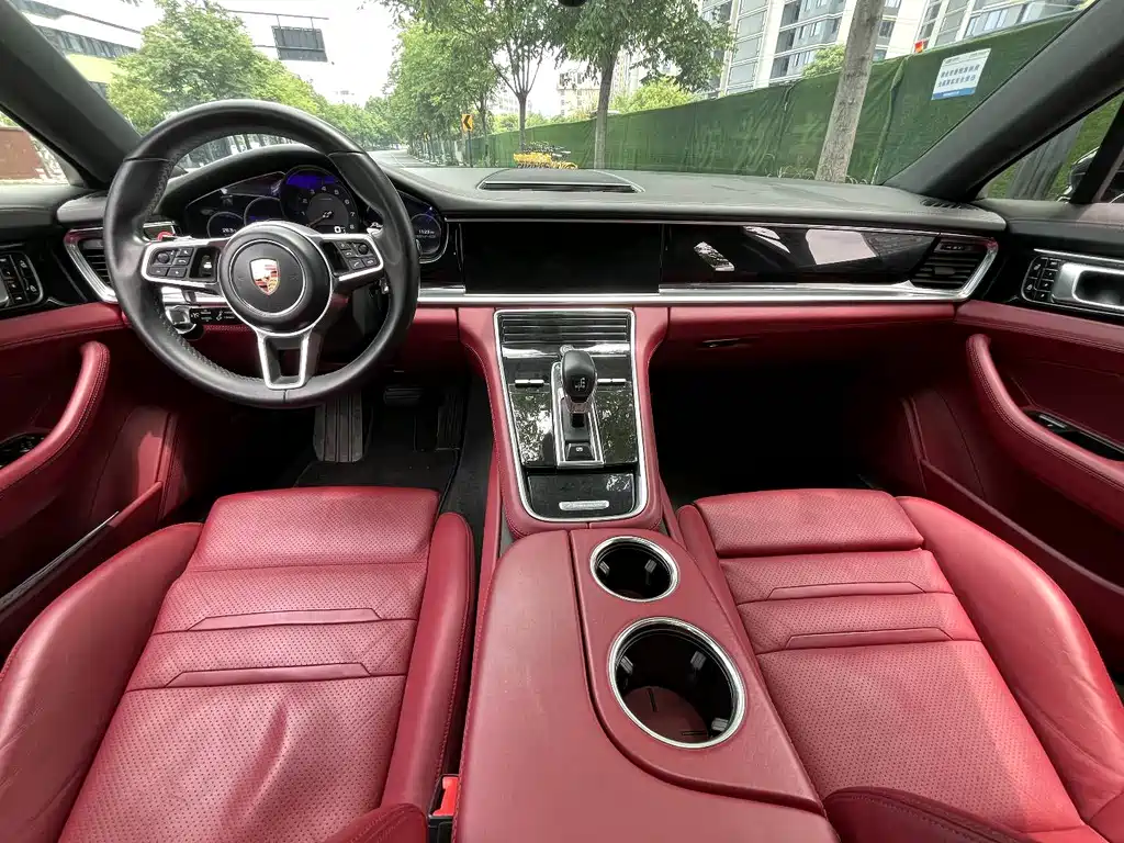 Porsche Panamera 2020 — фото 12
