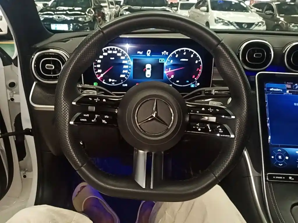 Mercedes-Benz C-Class 2023 — фото 11