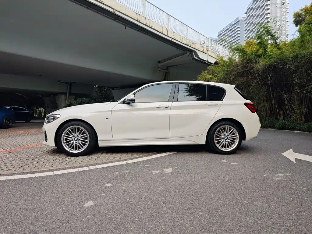 BMW 1 Series 2018 — фото 7