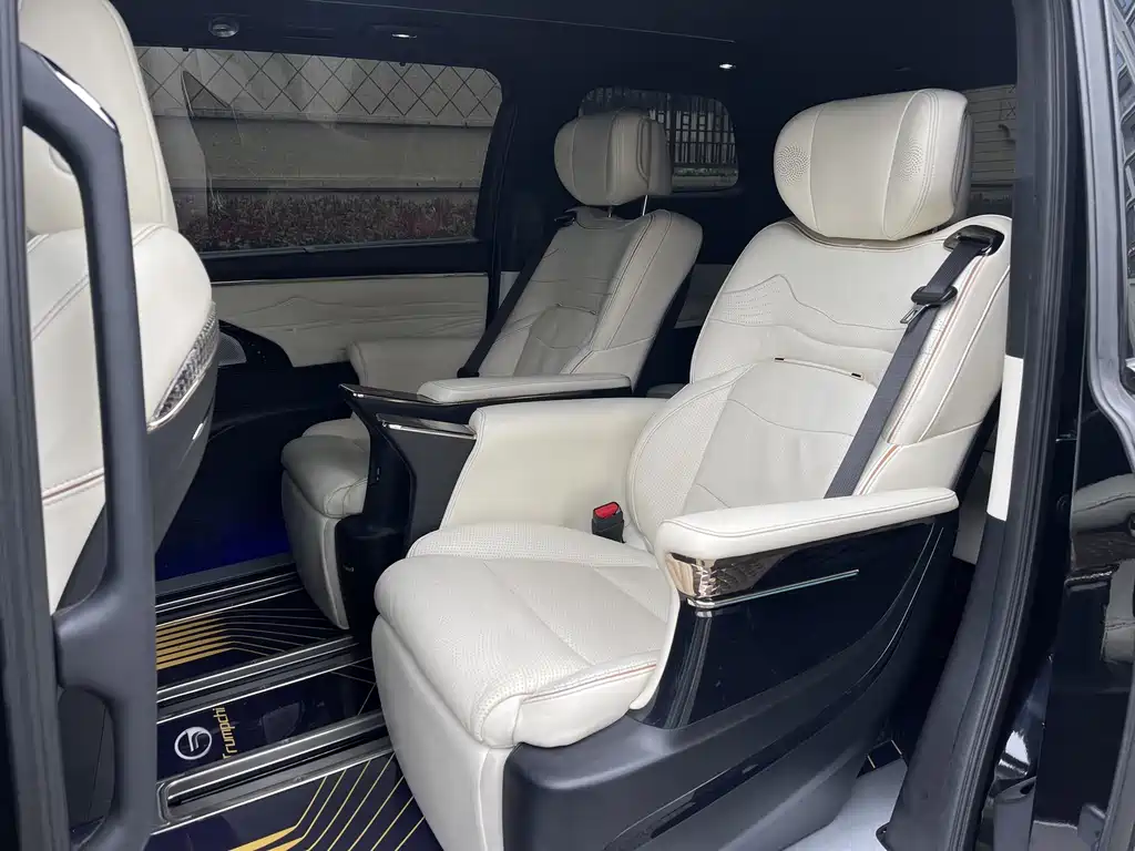 GAC Motor Trumpchi M8 2023 — фото 10