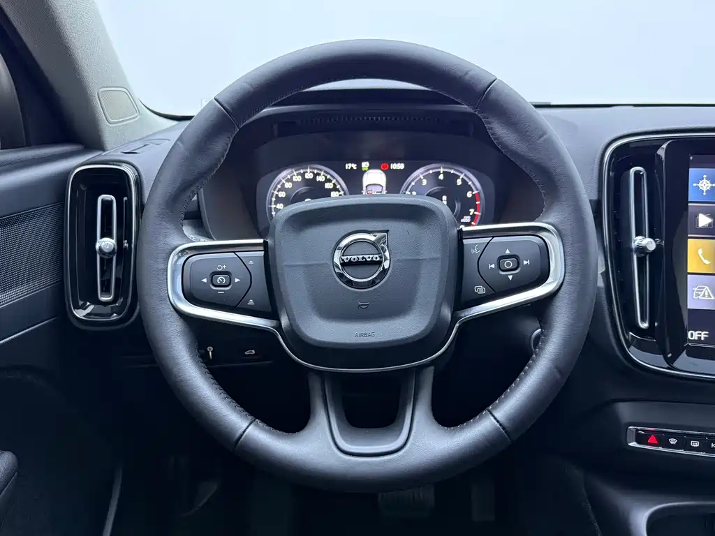 Volvo XC40 2021 — фото 14