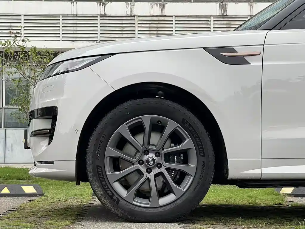 Land Rover Sport 2023 — фото 25