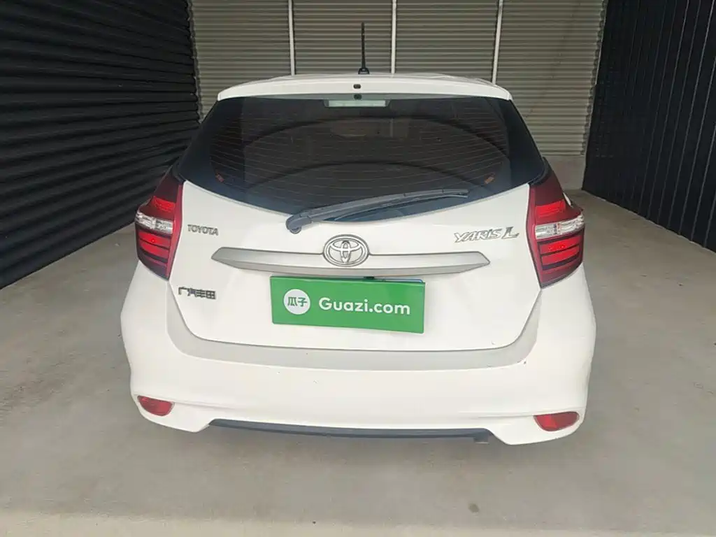 Toyota Yaris L 2017 — фото 6