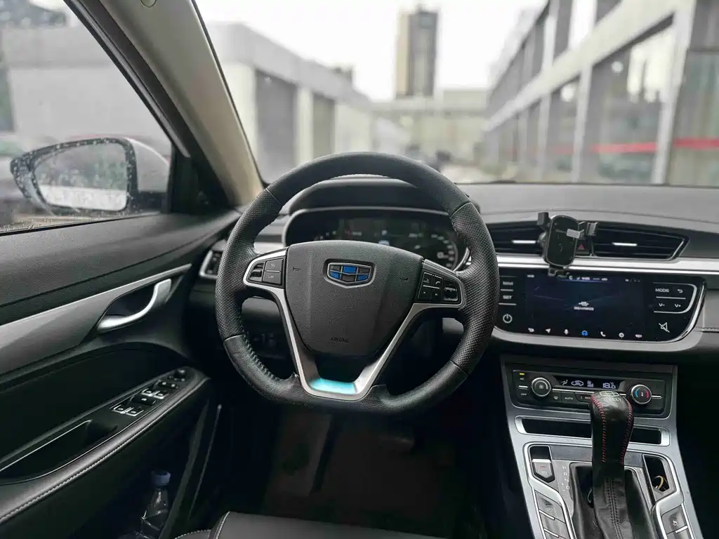 Geely Emgrand 2018