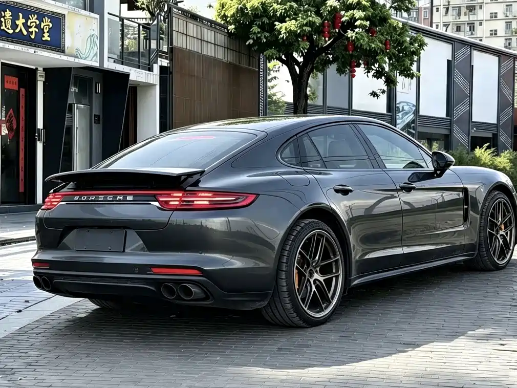 Porsche Panamera 2018 — фото 9