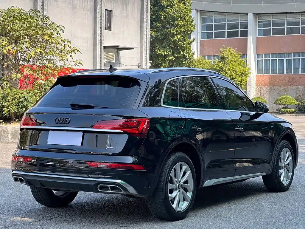 Audi Q5L 2022 — фото 15