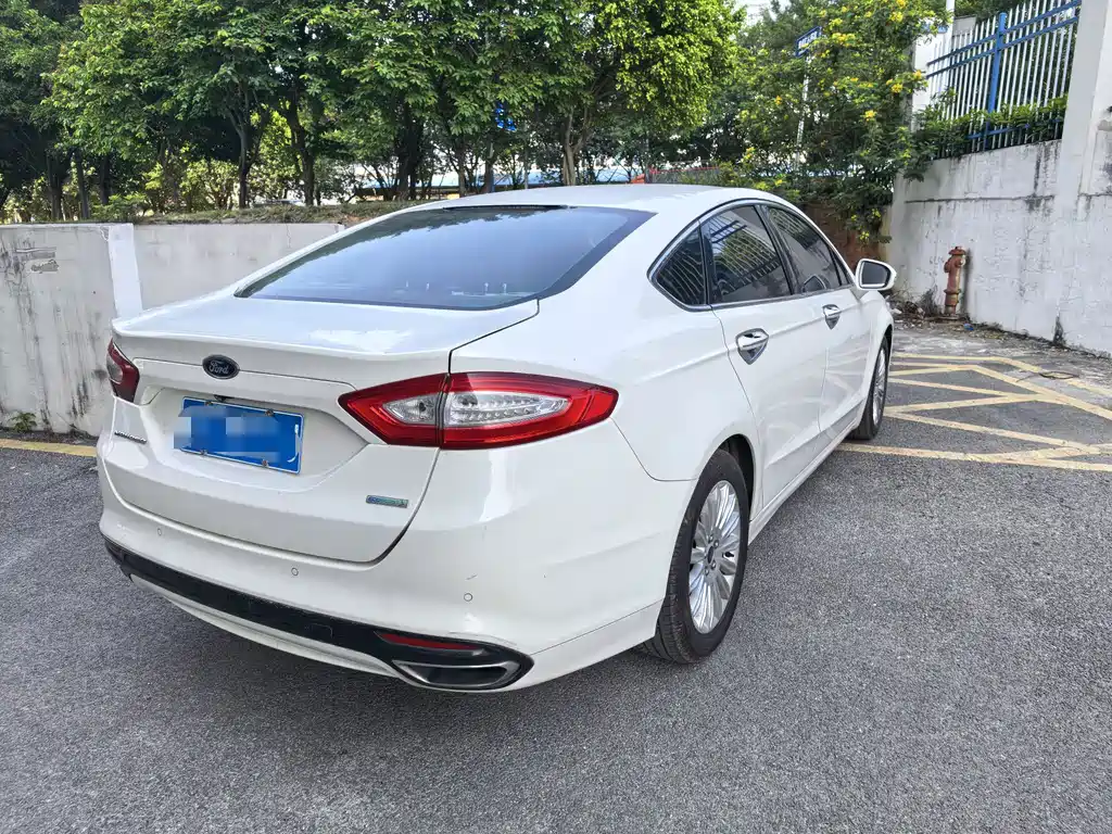 Ford Mondeo 2014 — фото 12
