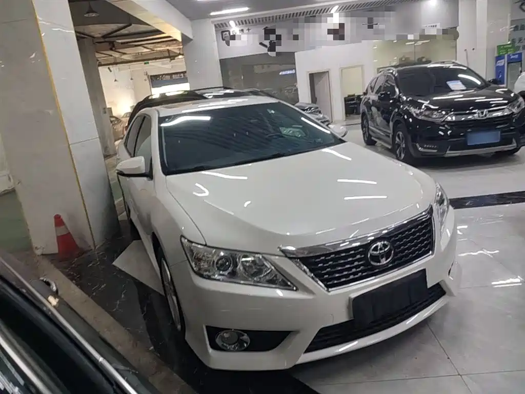 Toyota Camry 2014 — фото 4
