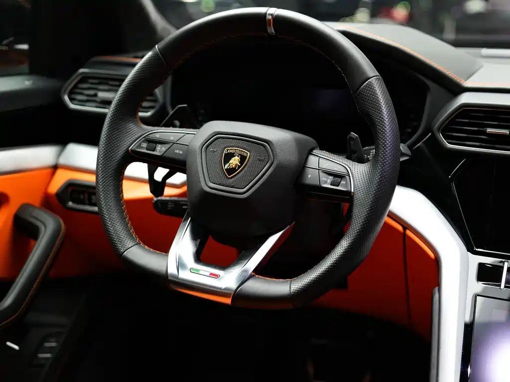 Lamborghini Urus 2021 — фото 36