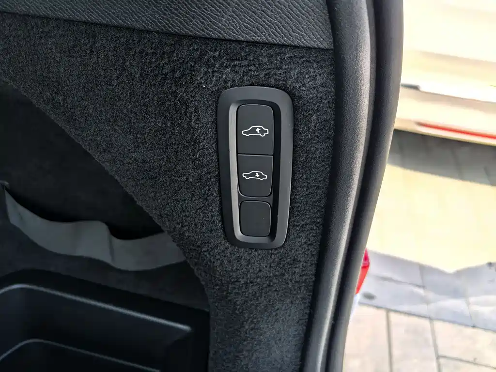 Volvo XC90 2017 — фото 13