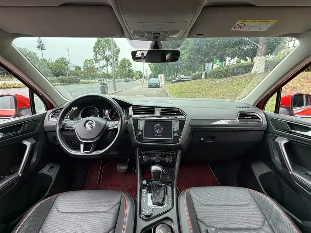 Volkswagen Tiguan L 2017 — фото 11