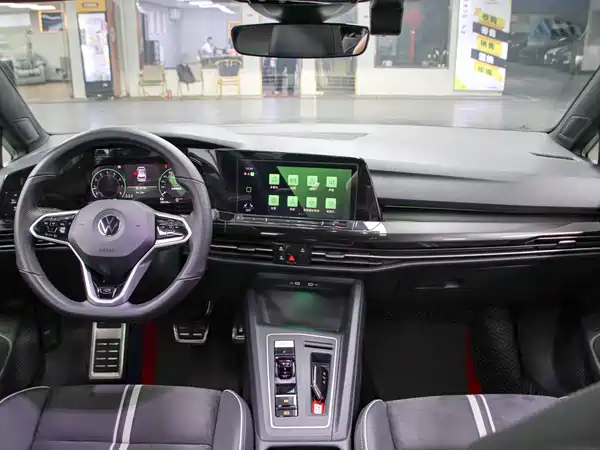 Volkswagen Golf 2021