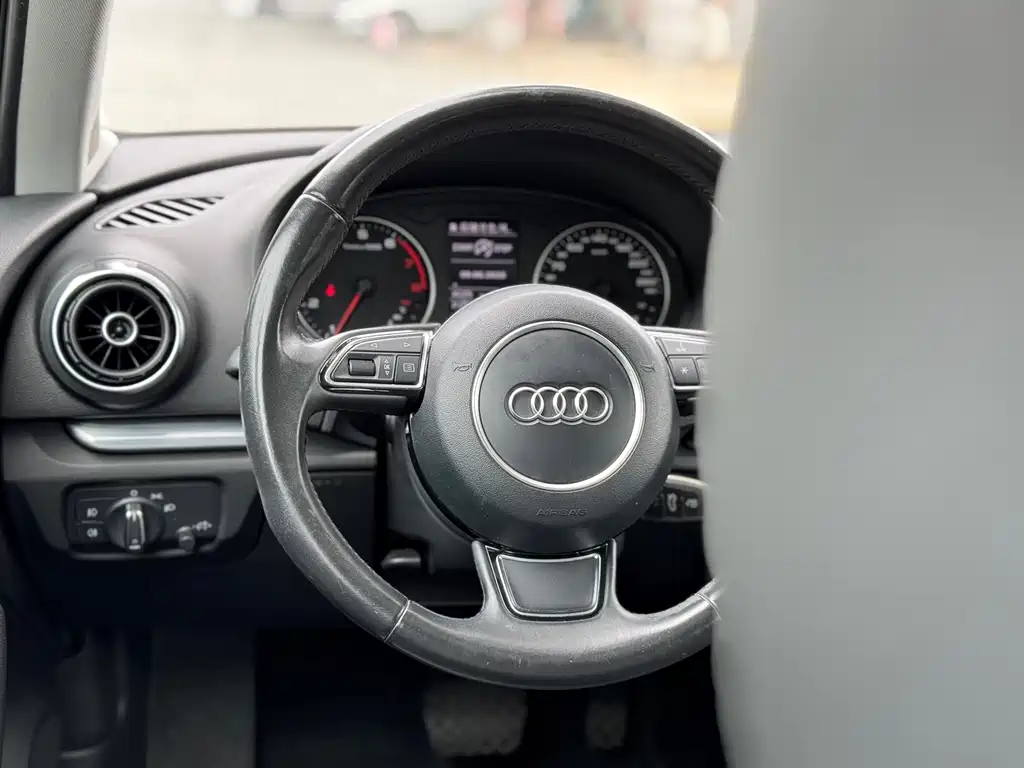 Audi A3 2015 — фото 12