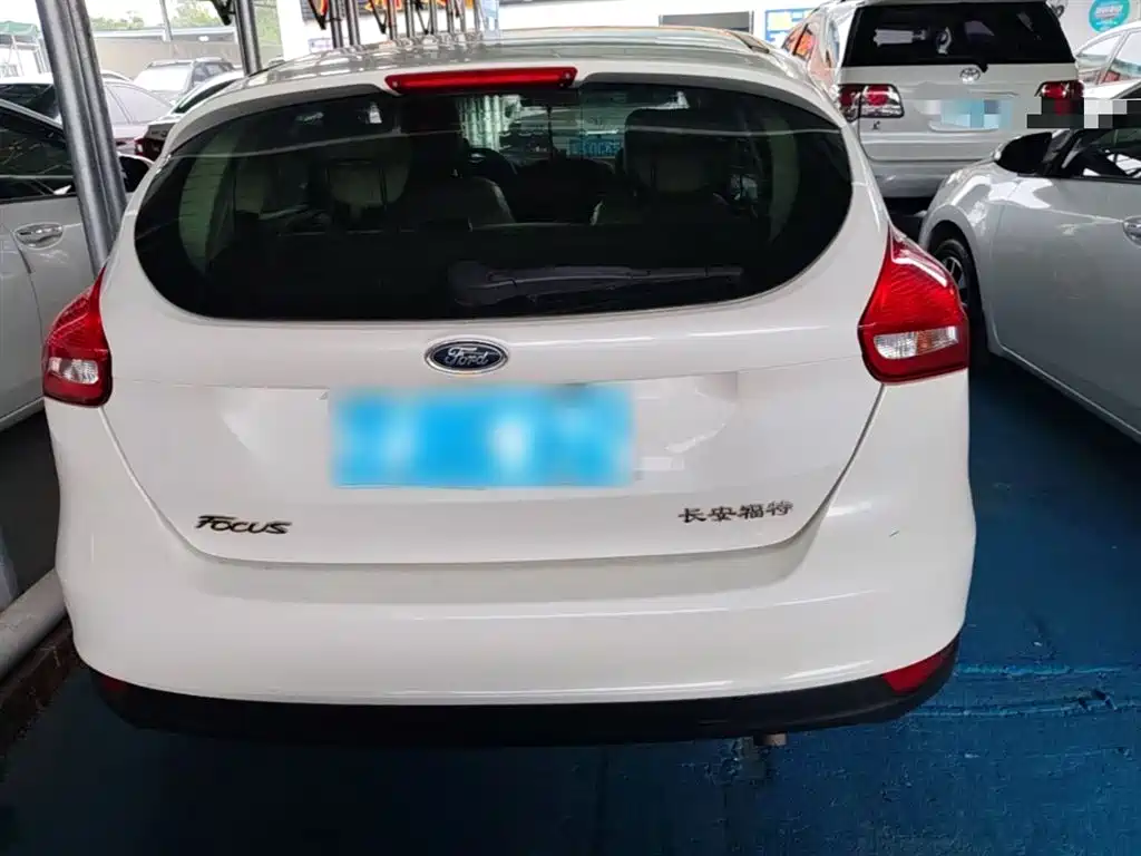 Ford Focus 2015 — фото 6