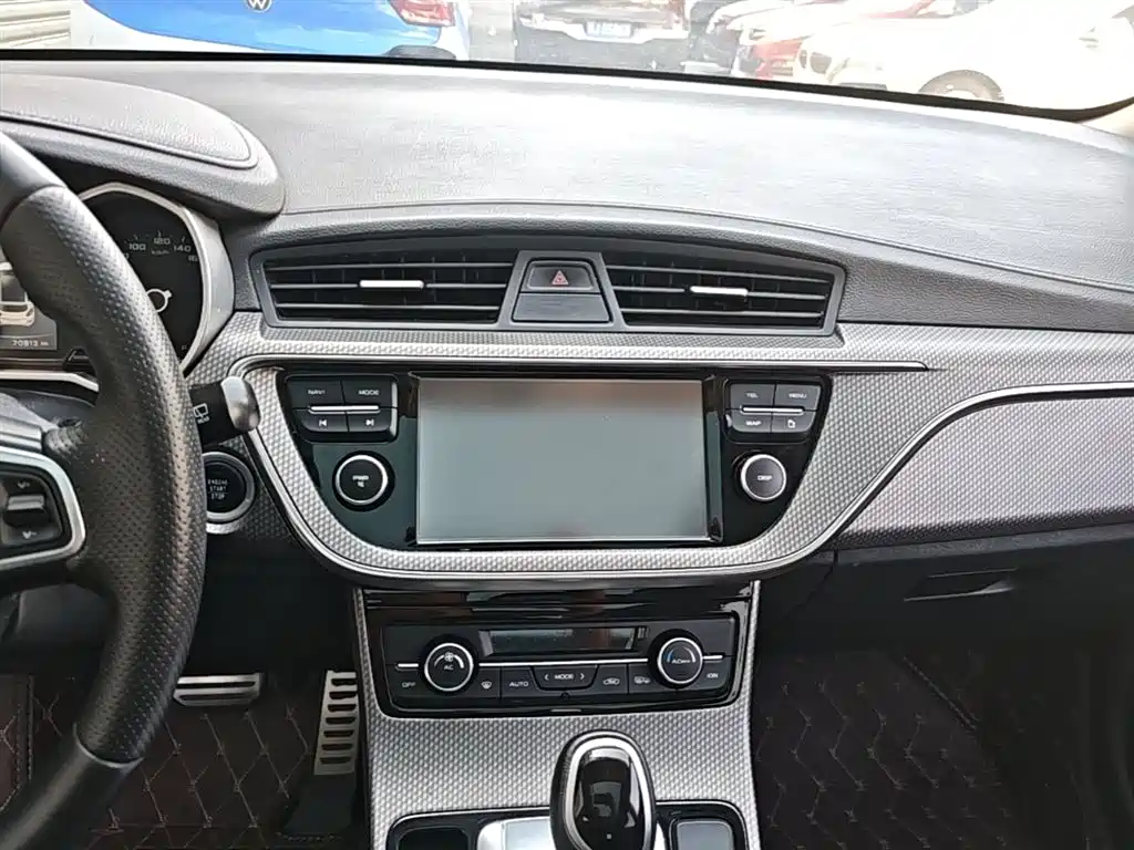 Geely Emgrand GS 2018 — фото 13
