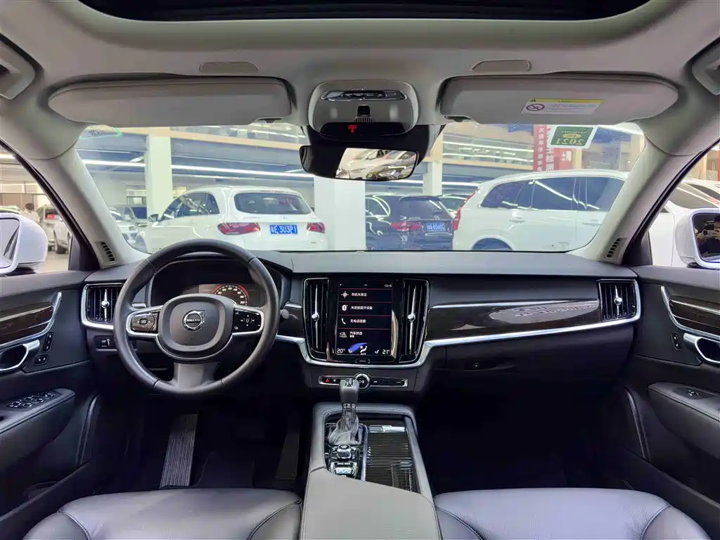 Volvo S90 2018 — фото 13