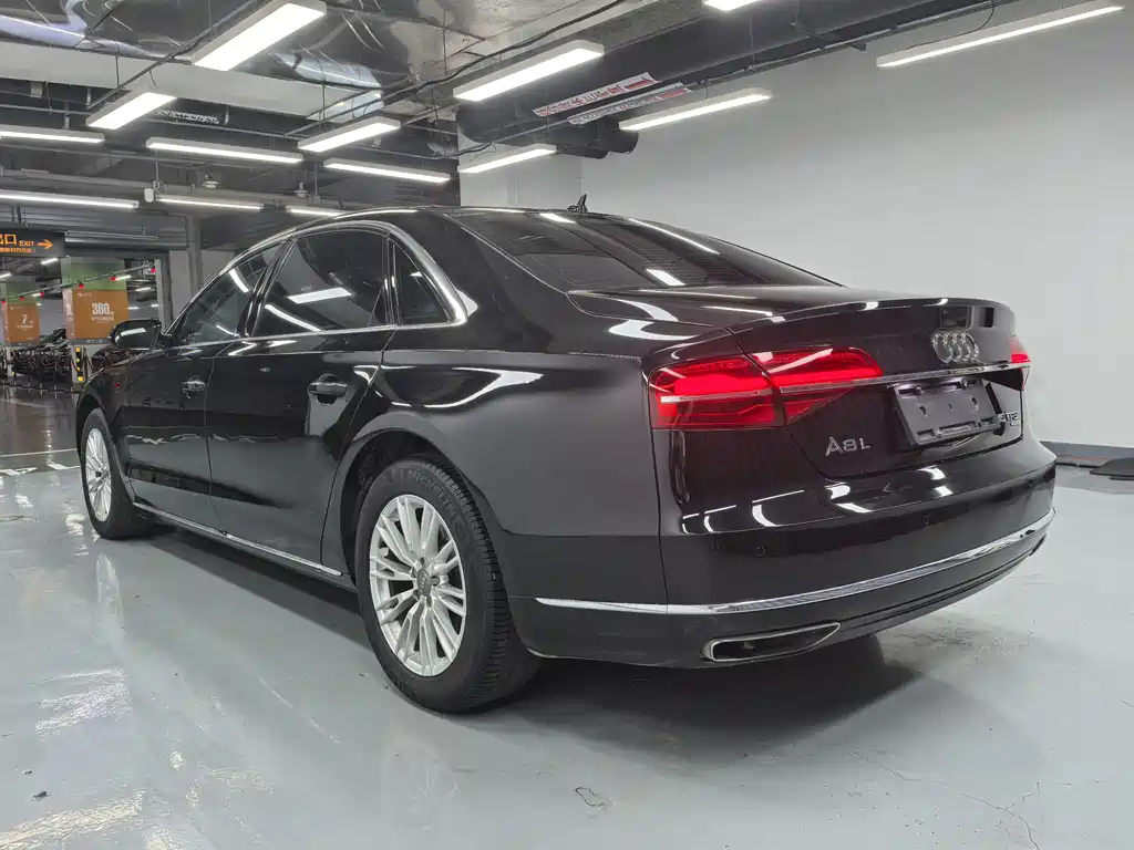 Audi A8 2015 — фото 14